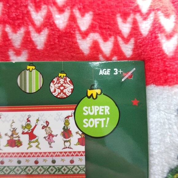 Dr. Seuss The Grinch Soft Plush Throw Blanket 50" X 70" Christmas Super Soft - Picture 7 of 9